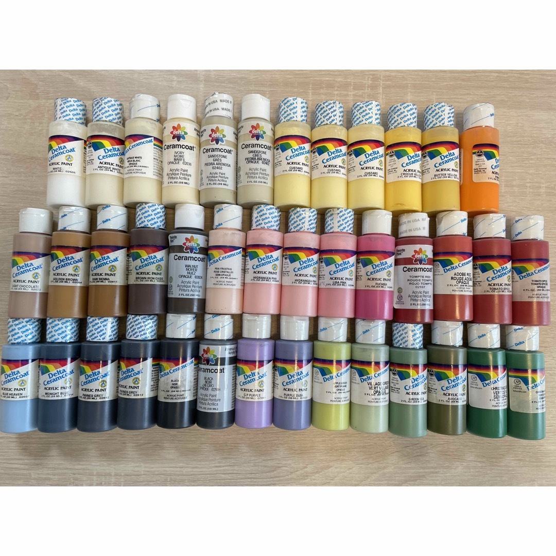 新品未使用】 トールペイント絵の具 セラムコート 40本セット 新品未使用】 トールペイント絵の具 セラムコート 40本セット