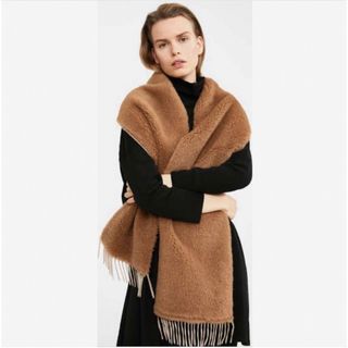 Max Mara(ファー ・ マフラー/ショール)のフリマアイテム一覧 Max Mara(ファー ・ マフラー/ショール)のフリマアイテム一覧