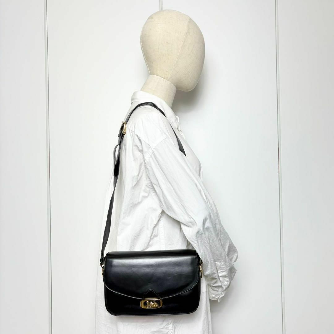 CELINE - セリーヌ 馬車金具 ヴィンテージ レザー ショルダー CELINE - セリーヌ 馬車金具 ヴィンテージ レザー ショルダー