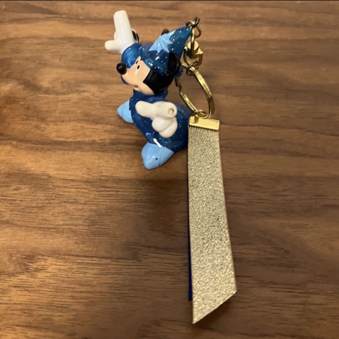 Disney(ディズニー)のミッキー キーホルダー エンタメ/ホビーのおもちゃ/ぬいぐるみ(キャラクターグッズ)の商品写真