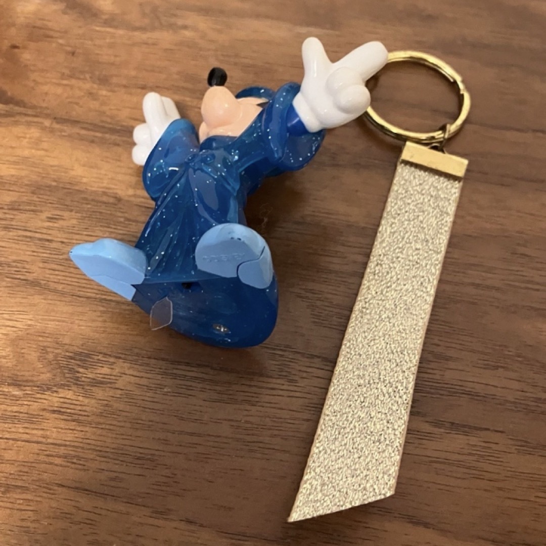 Disney(ディズニー)のミッキー キーホルダー エンタメ/ホビーのおもちゃ/ぬいぐるみ(キャラクターグッズ)の商品写真