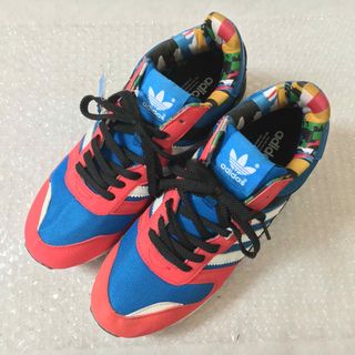 adidas(ホワイト/白色系)のフリマアイテム一覧 adidas(ホワイト/白色系)のフリマアイテム一覧