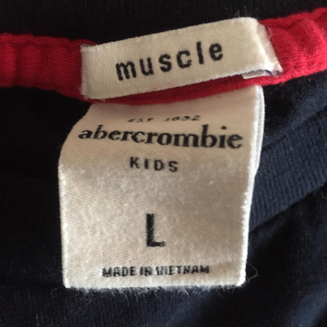 Abercrombie&Fitch(アバクロンビーアンドフィッチ)の美品 アバクロ ロングＴシャツ キッズ/ベビー/マタニティのキッズ服男の子用(90cm~)(Tシャツ/カットソー)の商品写真