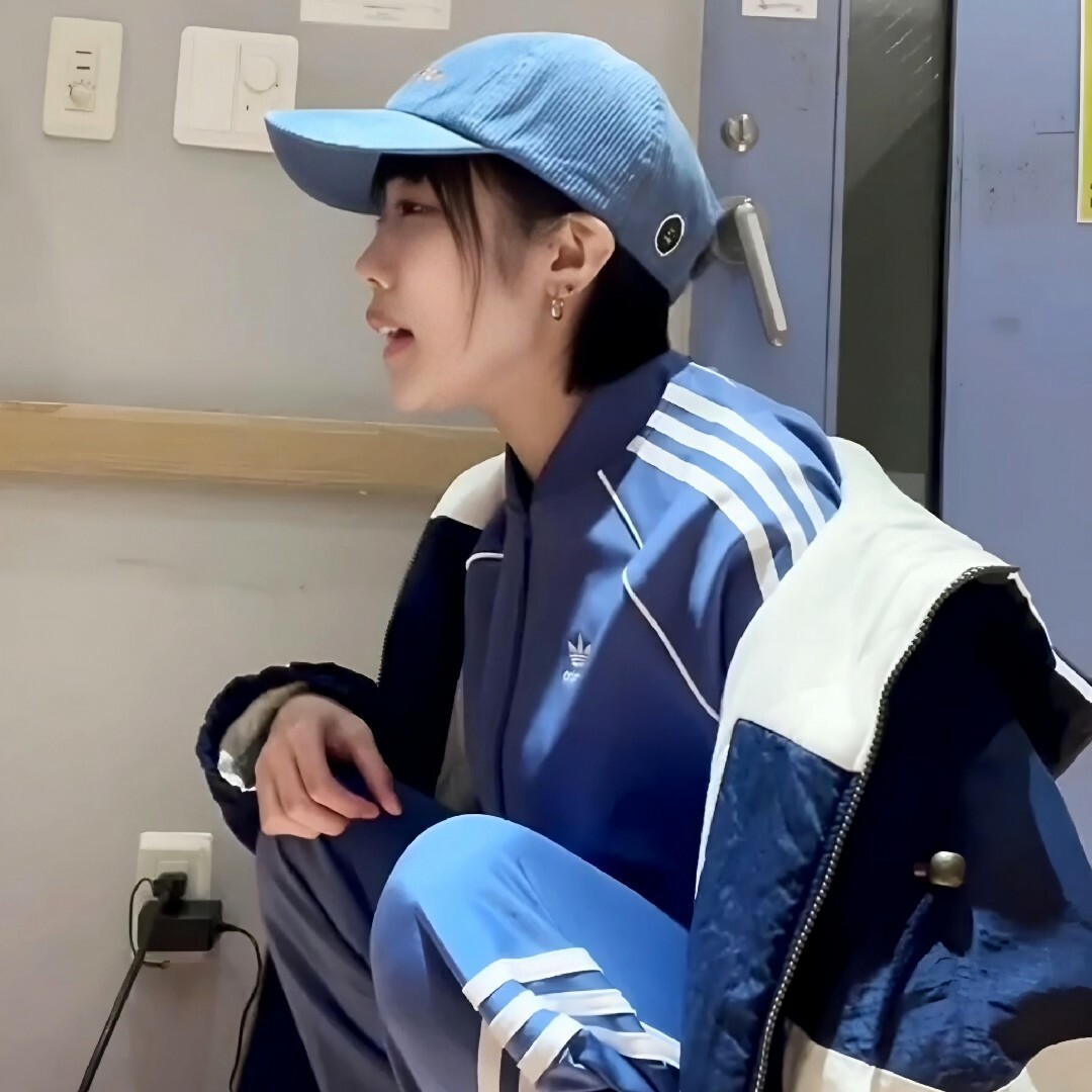 あのちゃん着用】adidas トラックトップ 心地よかっ あのちゃん着用】adidas トラックトップ 心地よかっ