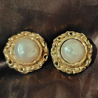 シャネル(CHANEL)のシャネル　イヤリング　フェイクパールゴールド(イヤリング)