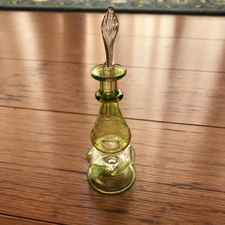 エジプト 香水瓶 緑(置物)