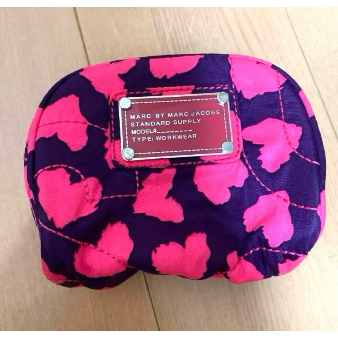 MARC BY MARC JACOBS - マークバイジェイコブス ポーチ ハート MARC BY MARC JACOBS - マークバイジェイコブス ポーチ ハート
