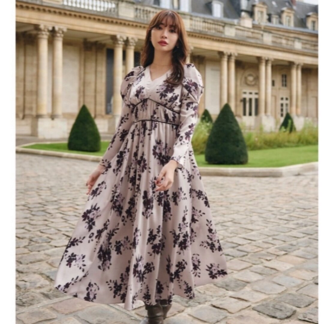 める様専用出品 Muse Floral Cut-Out Dress める様専用出品 Muse Floral Cut-Out Dress
