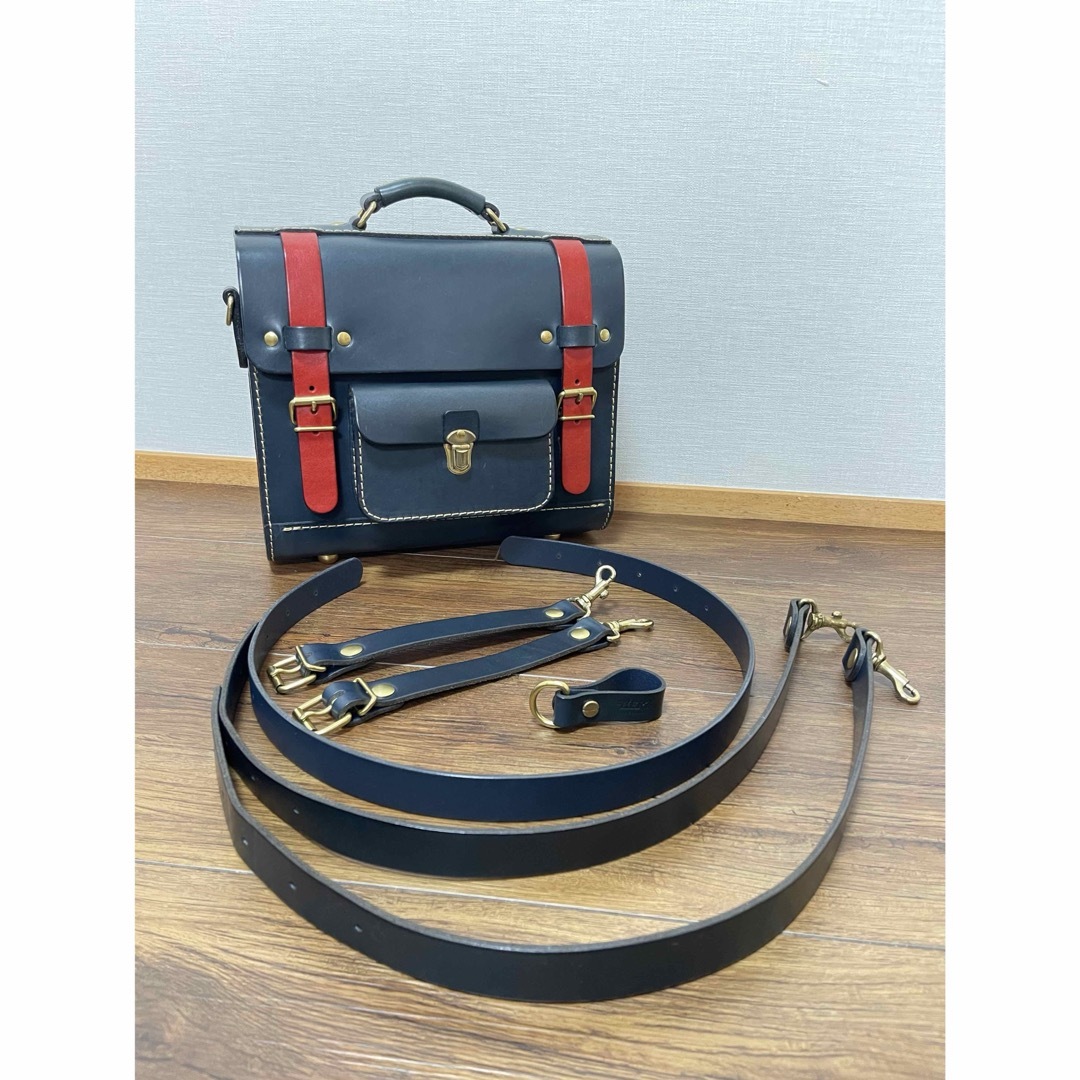 HERZ - HERZ カルテラミニ3wayバッグ MB-2107 ネイビー×レッドの HERZ - HERZ カルテラミニ3wayバッグ MB-2107 ネイビー×レッドの