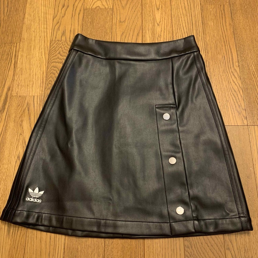 adidas - adidas フェイクレザースカートの通販 by R shop adidas - adidas フェイクレザースカートの通販 by R shop