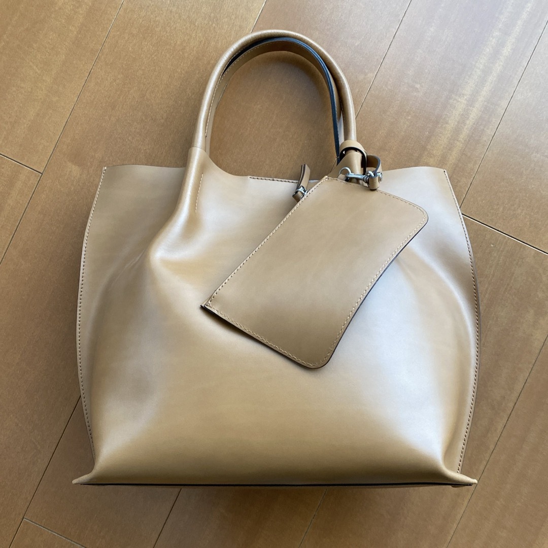 新品•未使用】GIANNI CHIARINI トートバッグ 新品•未使用】GIANNI CHIARINI トートバッグ
