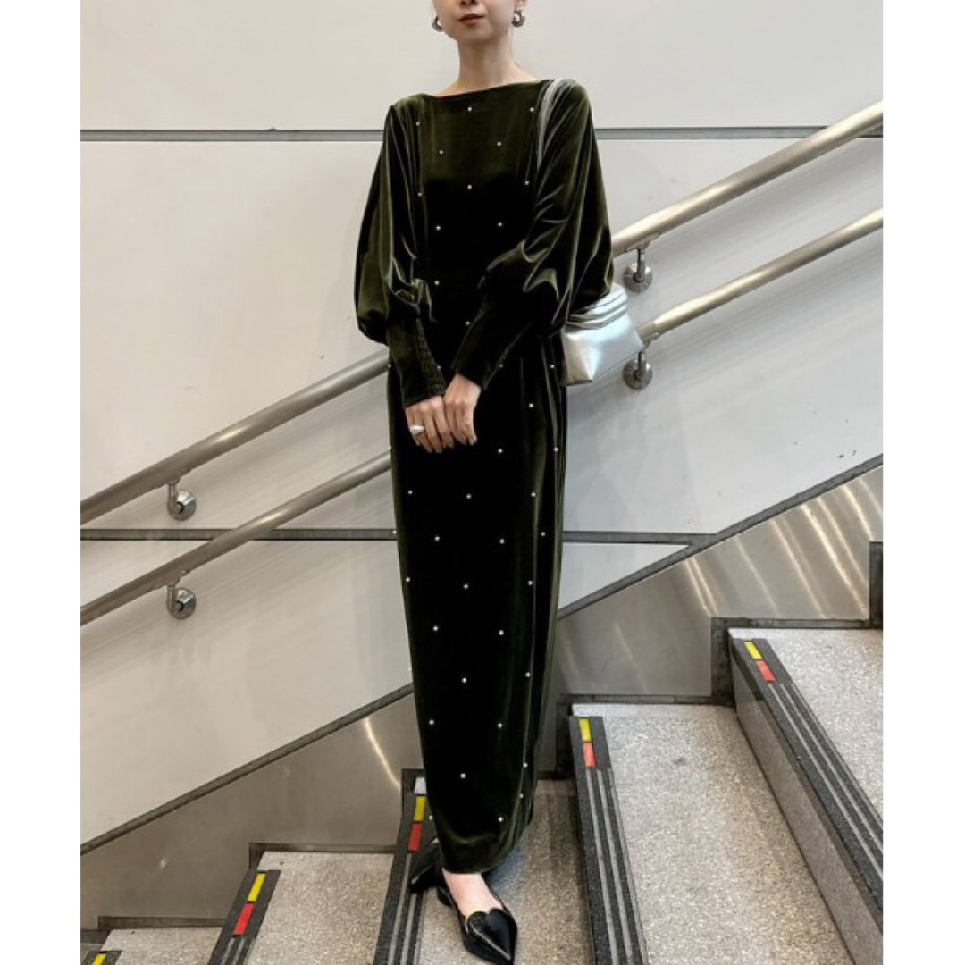 BACK OPEN PEARL VELOUR DRESS Ameri BACK OPEN PEARL VELOUR DRESS Ameri