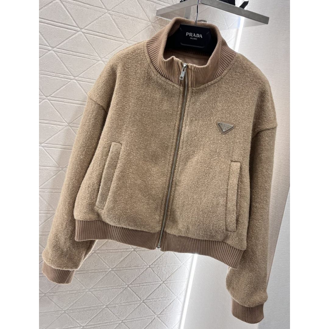 PRADA ブラウン ジッパー付き クロップドジャケット PRADA ブラウン ジッパー付き クロップドジャケット