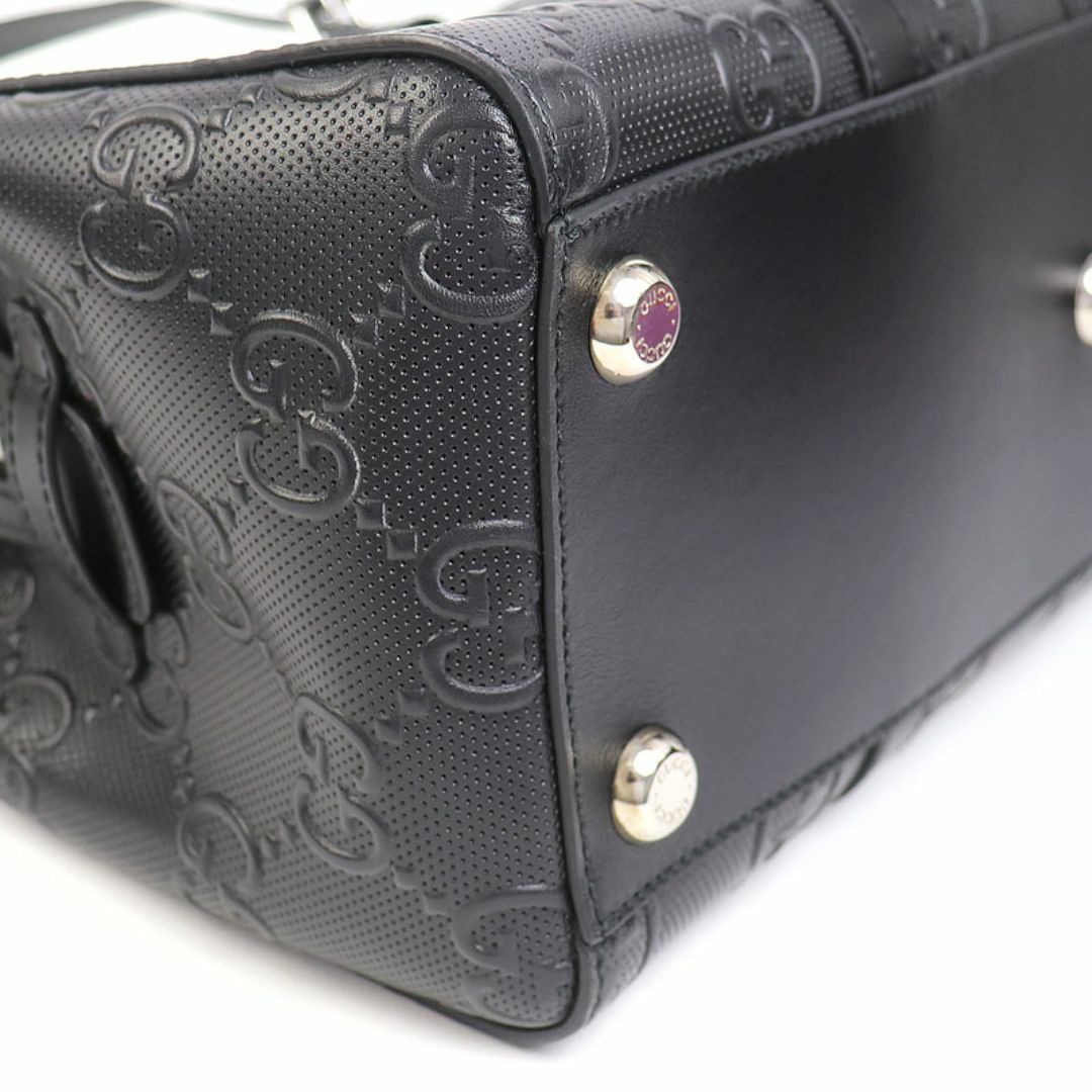 GUCCI - 【美品】グッチ【GUCCI】GGエンボス トートバッグ GUCCI - 【美品】グッチ【GUCCI】GGエンボス トートバッグ