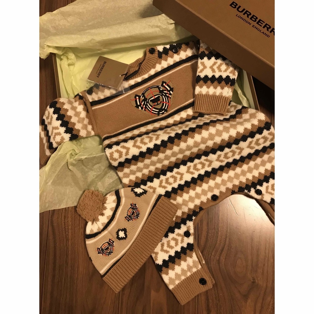 BURBERRY - 新品 バーバリー トーマスベア ニットロンパース BURBERRY - 新品 バーバリー トーマスベア ニットロンパース