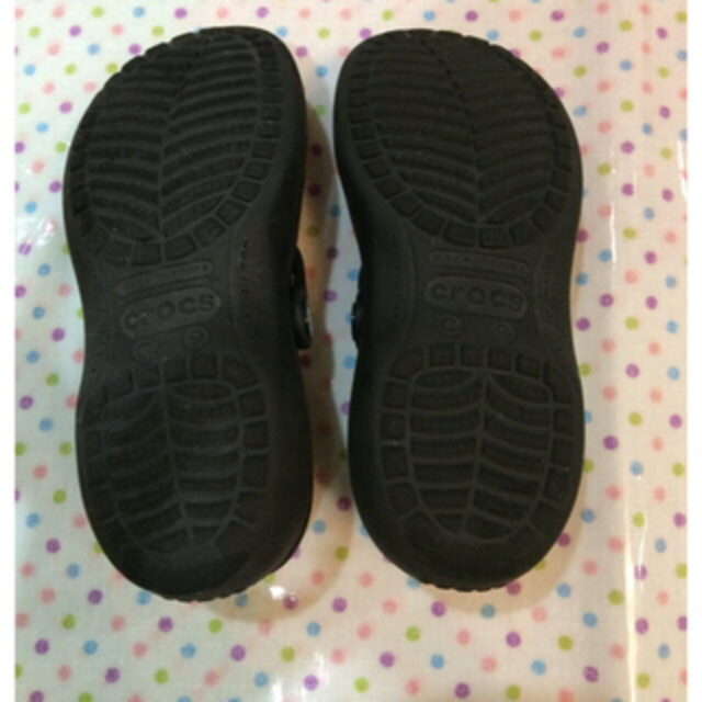 crocs(クロックス)のクロックス 16.5㎝ サンダル ブラック c9 crocs キッズ/ベビー/マタニティのキッズ靴/シューズ(15cm~)(サンダル)の商品写真