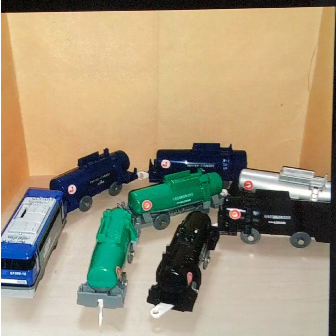 プラレール。いっぱいつなごうEF200.タンク車セット。の通販 by プラレール。いっぱいつなごうEF200.タンク車セット。の通販 by