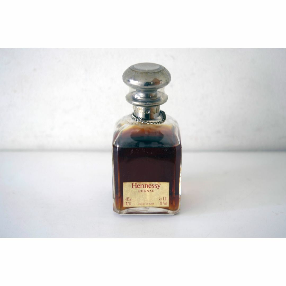 Hennessy ヘネシー シルバートップ 未開栓 700ml 古酒 Hennessy ヘネシー シルバートップ 未開栓 700ml 古酒