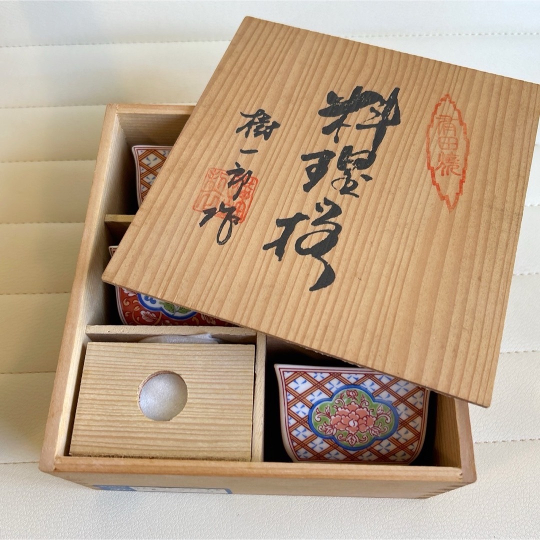 有田焼 - 有田焼 樹一郎作 赤絵 小鉢揃 箸置き 5枚セット 角鉢 有田焼 - 有田焼 樹一郎作 赤絵 小鉢揃 箸置き 5枚セット 角鉢