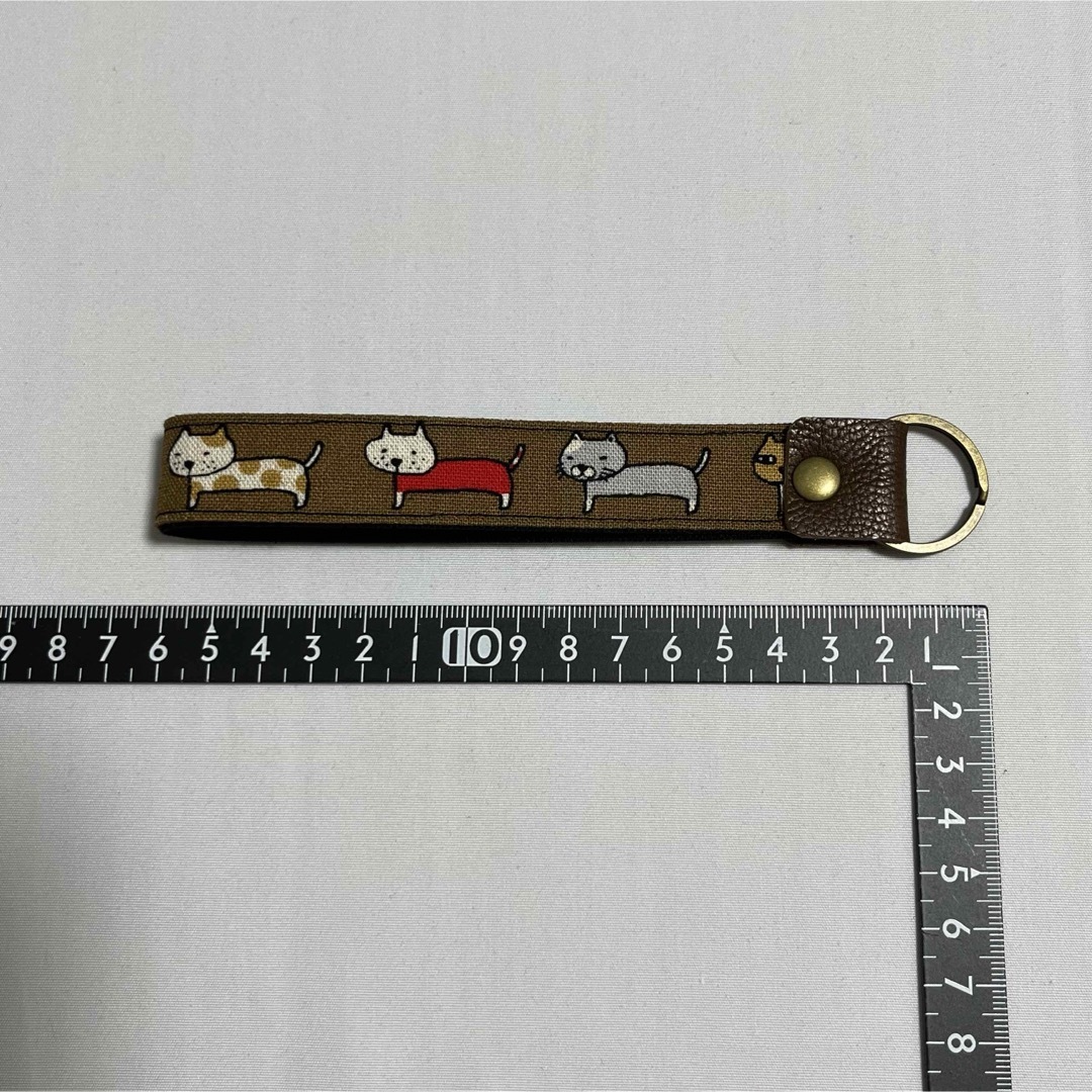 キーリング◆ネコちゃん整列♪ブラウン◆ハンドメイド レディースのファッション小物(キーホルダー)の商品写真