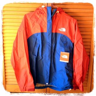 ザノースフェイス(THE NORTH FACE)の新品タグ付き♡マウンテンパーカ(ブルゾン)