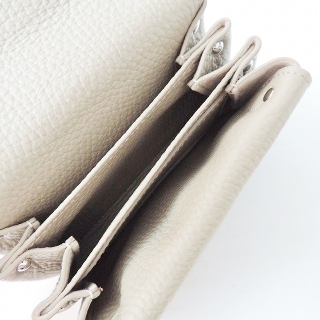 IACUCCI(イアクッチ) 2つ折り財布美品 グレージュ レザー IACUCCI(イアクッチ) 2つ折り財布美品 グレージュ レザー