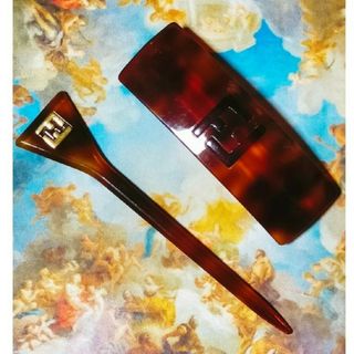 FENDI(ヘアアクセサリー)のフリマアイテム一覧 FENDI(ヘアアクセサリー)のフリマアイテム一覧