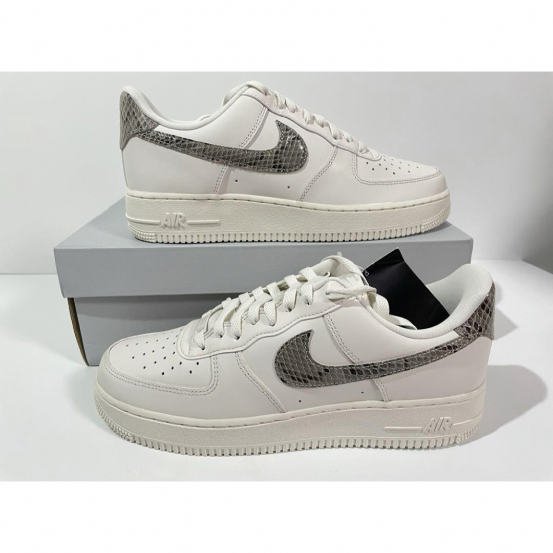 NIKE - 【新品】27.5㎝ナイキ ウィメンズ エア フォース 1 '07 NIKE - 【新品】27.5㎝ナイキ ウィメンズ エア フォース 1 '07