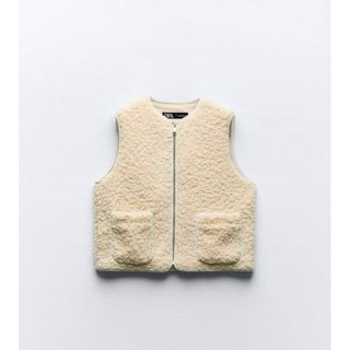 ZARA - 【新品タグ付き】ZARA ショート フェイクファーベストの ZARA - 【新品タグ付き】ZARA ショート フェイクファーベストの