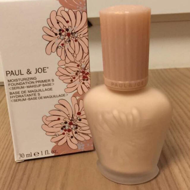 PAUL & JOE(ポールアンドジョー)のポール&ジョー モイスチュアライジングファンデーションプライマー 01 ドラジェ コスメ/美容のベースメイク/化粧品(化粧下地)の商品写真