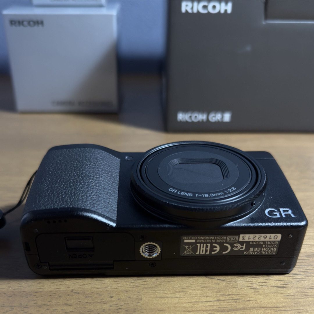 RICOH - ✨付属品多数!RICOH GR III 撮影枚数1200枚の通販 by RICOH - ✨付属品多数!RICOH GR III 撮影枚数1200枚の通販 by