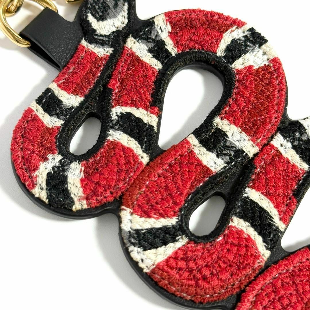 GUCCI - 【特大】グッチ メンズ レディース スネーク チャーム GUCCI - 【特大】グッチ メンズ レディース スネーク チャーム