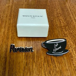 MAISON KITSUNE'(ブローチ/コサージュ)のフリマアイテム一覧 MAISON KITSUNE'(ブローチ/コサージュ)のフリマアイテム一覧
