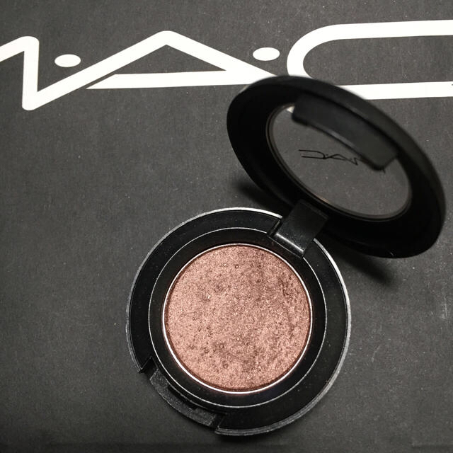 MAC(マック)のMAC 定番人気色 セーブル コスメ/美容のベースメイク/化粧品(アイシャドウ)の商品写真