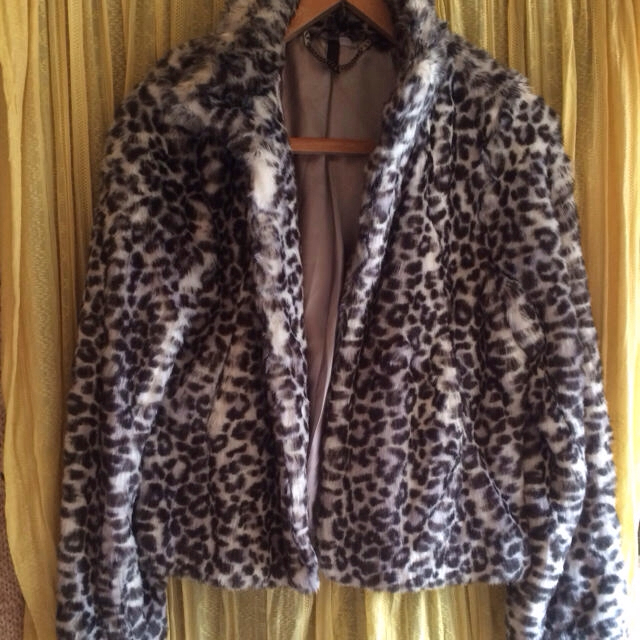 H&M(エイチアンドエム)のH&M のコート レディースのジャケット/アウター(毛皮/ファーコート)の商品写真