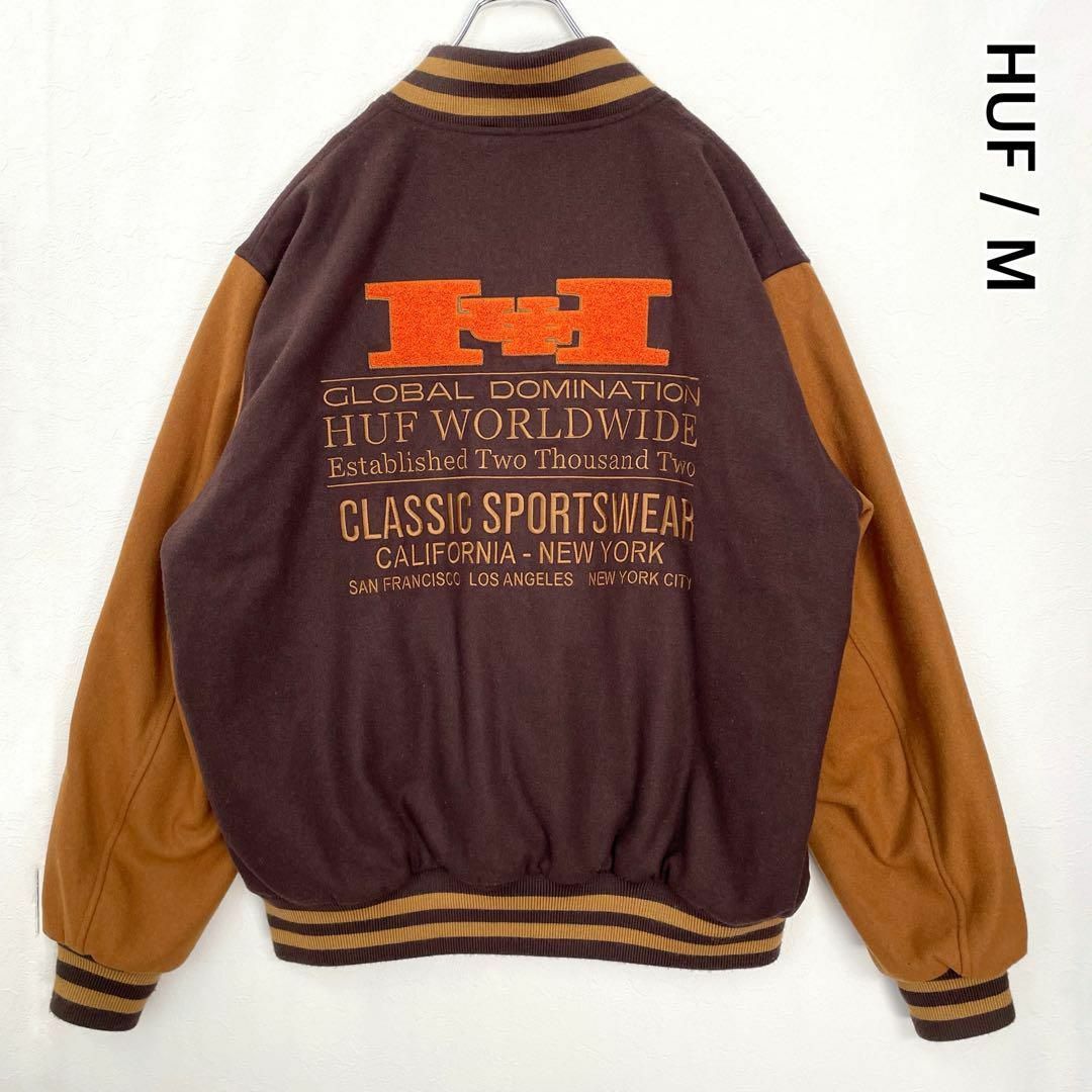 HUF - HUF ハフ スタジャン 23AW ビッグロゴ 刺繍 ゆるだぼ 完売 HUF - HUF ハフ スタジャン 23AW ビッグロゴ 刺繍 ゆるだぼ 完売
