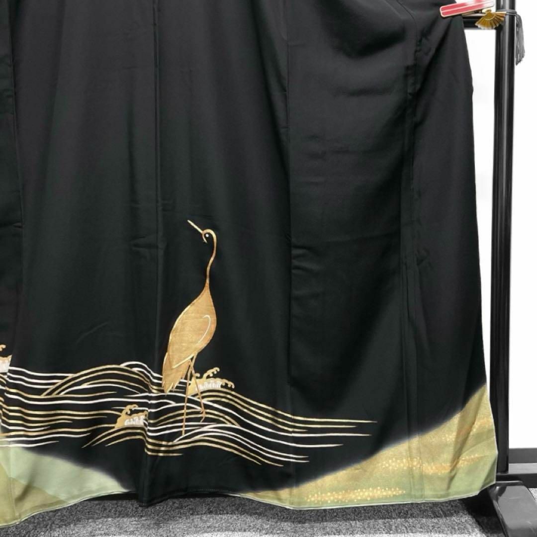 未着用 黒留袖 五つ紋 比翼付き 金駒刺繍 金彩 鶴 波 着物 074w d 未着用 黒留袖 五つ紋 比翼付き 金駒刺繍 金彩 鶴 波 着物 074w d