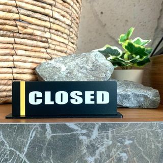 【送料無料】「CLOSED」BLACKサインスタンド アクリルサイン 設置板 (その他)