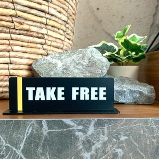 【送料無料】「TAKE FREE」BLACKサインスタンド アクリルサイン (その他)
