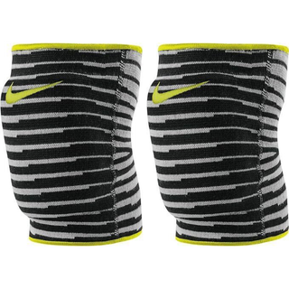 ナイキ(NIKE)の【新品】NIKE バレーボール  膝用サポーターニーパッド M～L イエロー(バレーボール)