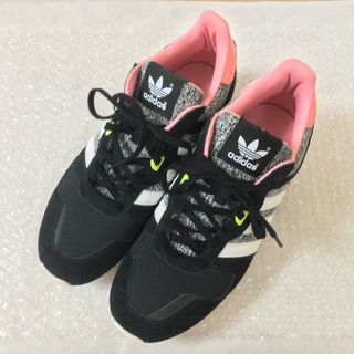 adidas(ブラック/黒色系)のフリマアイテム一覧 adidas(ブラック/黒色系)のフリマアイテム一覧