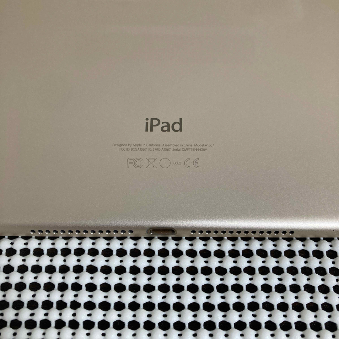 8730【早い者勝ち】iPad Air2 第2世代 32GB au☆ 8730【早い者勝ち】iPad Air2 第2世代 32GB au☆