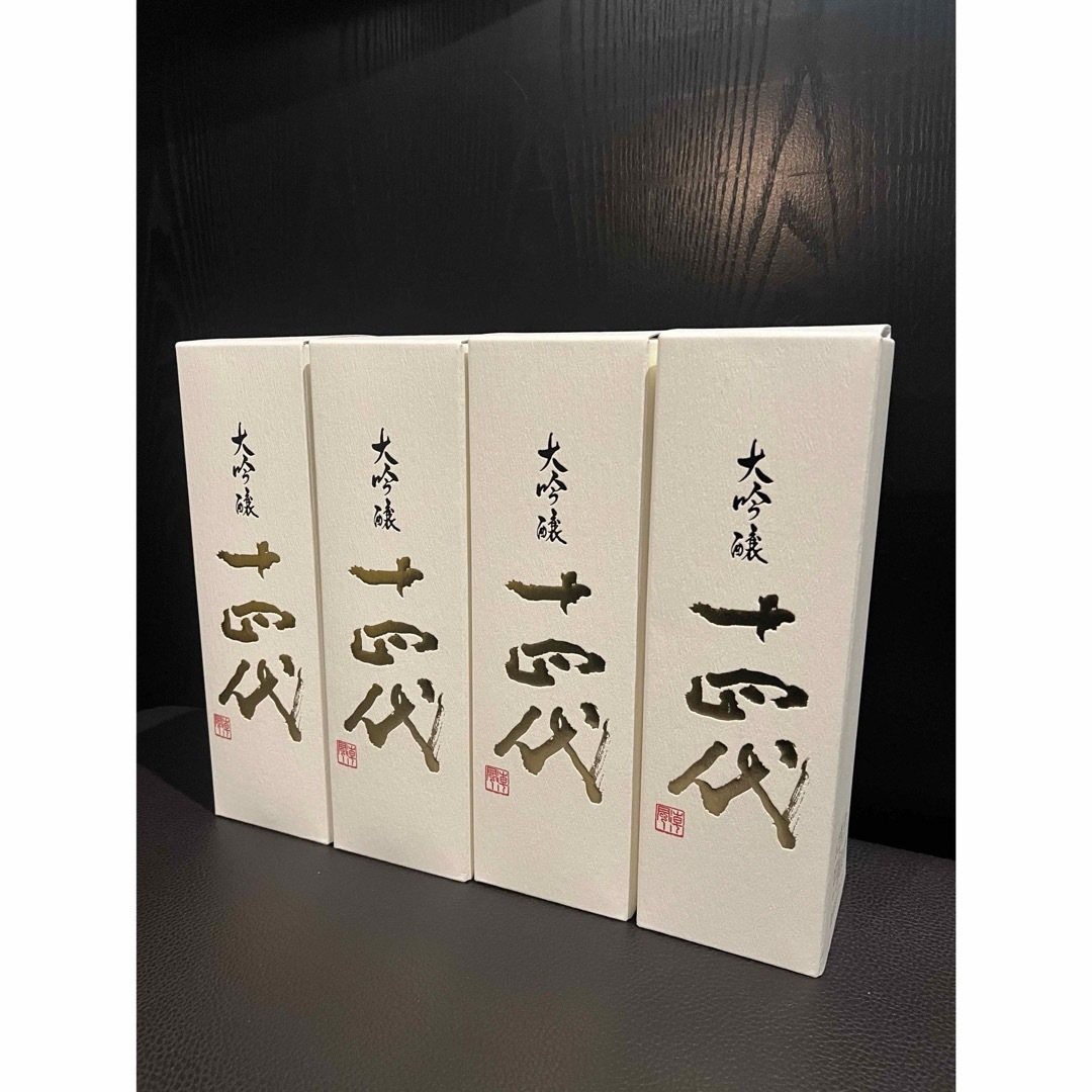 十四代 中取り大吟醸 720 箱付き 4本セット 製造2024.10 十四代 中取り大吟醸 720 箱付き 4本セット 製造2024.10