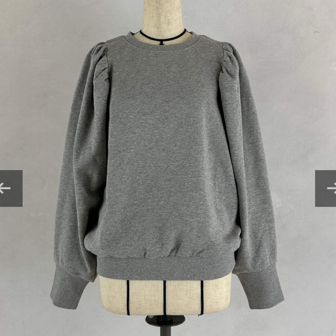 パフスリーブスウェット　ヨイヒ　新品