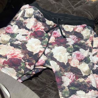 Supreme(花柄 ・ その他)のフリマアイテム一覧 Supreme(花柄 ・ その他)のフリマアイテム一覧