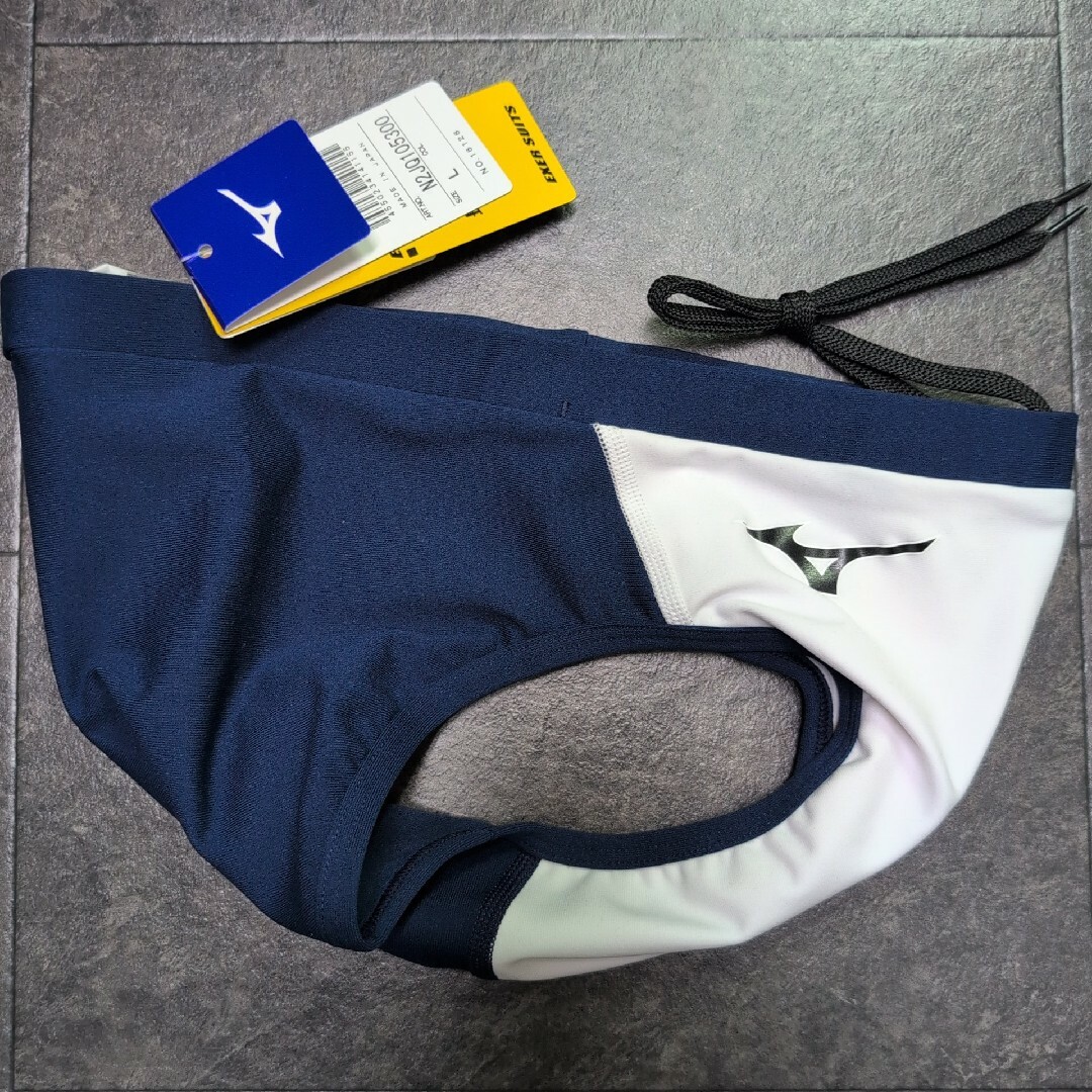MIZUNO - ミズノ 男性用水着 ネイビー×ホワイト Lサイズ 新品の MIZUNO - ミズノ 男性用水着 ネイビー×ホワイト Lサイズ 新品の