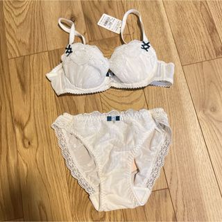 ブラ&ショーツセット (ストライプ)のフリマアイテム一覧 ブラ&ショーツセット (ストライプ)のフリマアイテム一覧