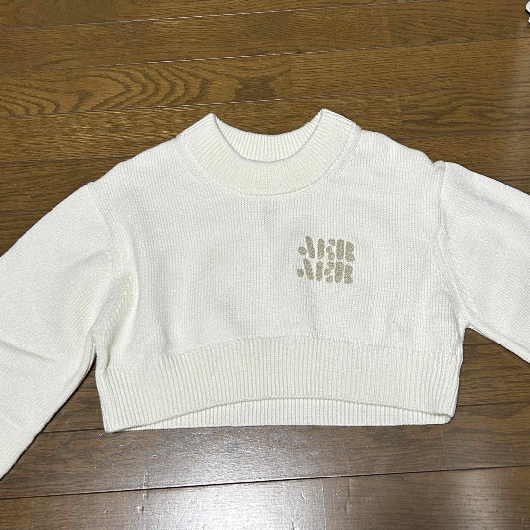 ADAM ET ROPE´ ショート丈ニット ホワイト 新品未使用 ADAM ET ROPE´ ショート丈ニット ホワイト 新品未使用