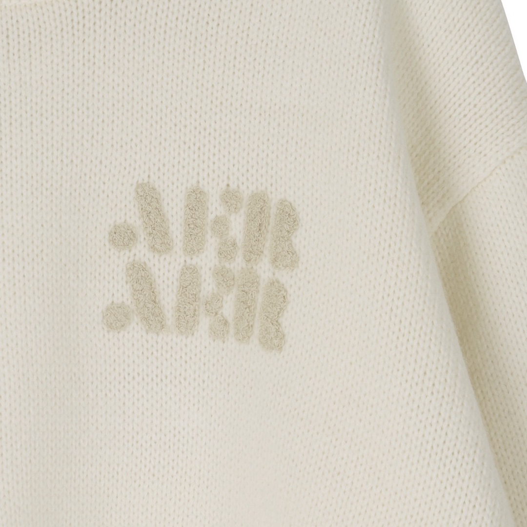 ADAM ET ROPE´ ショート丈ニット ホワイト 新品未使用 ADAM ET ROPE´ ショート丈ニット ホワイト 新品未使用