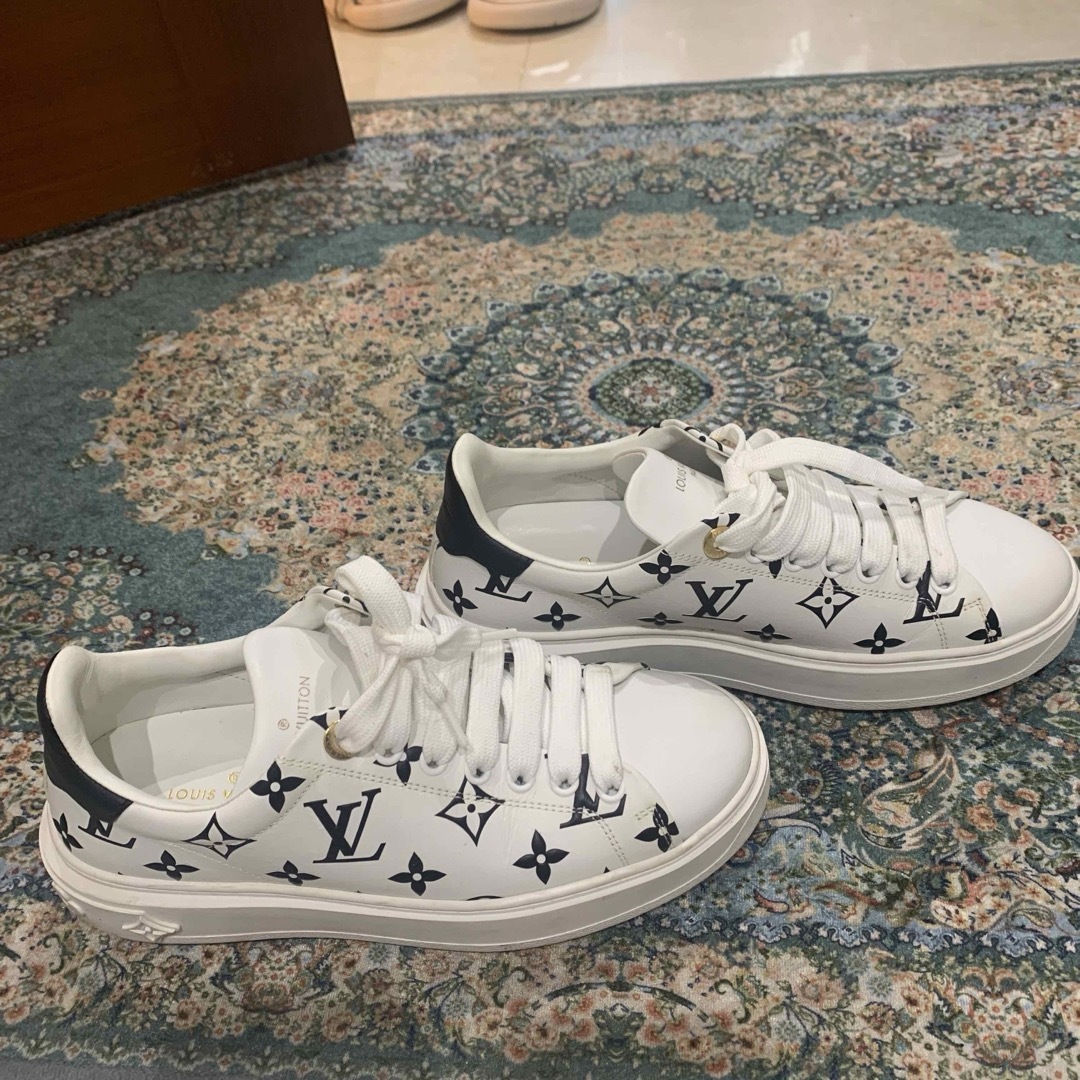 LOUIS VUITTON - ルイ・ヴィトンスニーカーの通販 by 雪の華shop LOUIS VUITTON - ルイ・ヴィトンスニーカーの通販 by 雪の華shop